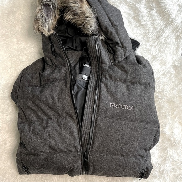 Marmot Short Puffer Jacked - Picture 2 of 3